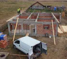 Casa familiei Gabrielei cu 4 copii, reconstruită de Casa Share după incendiu